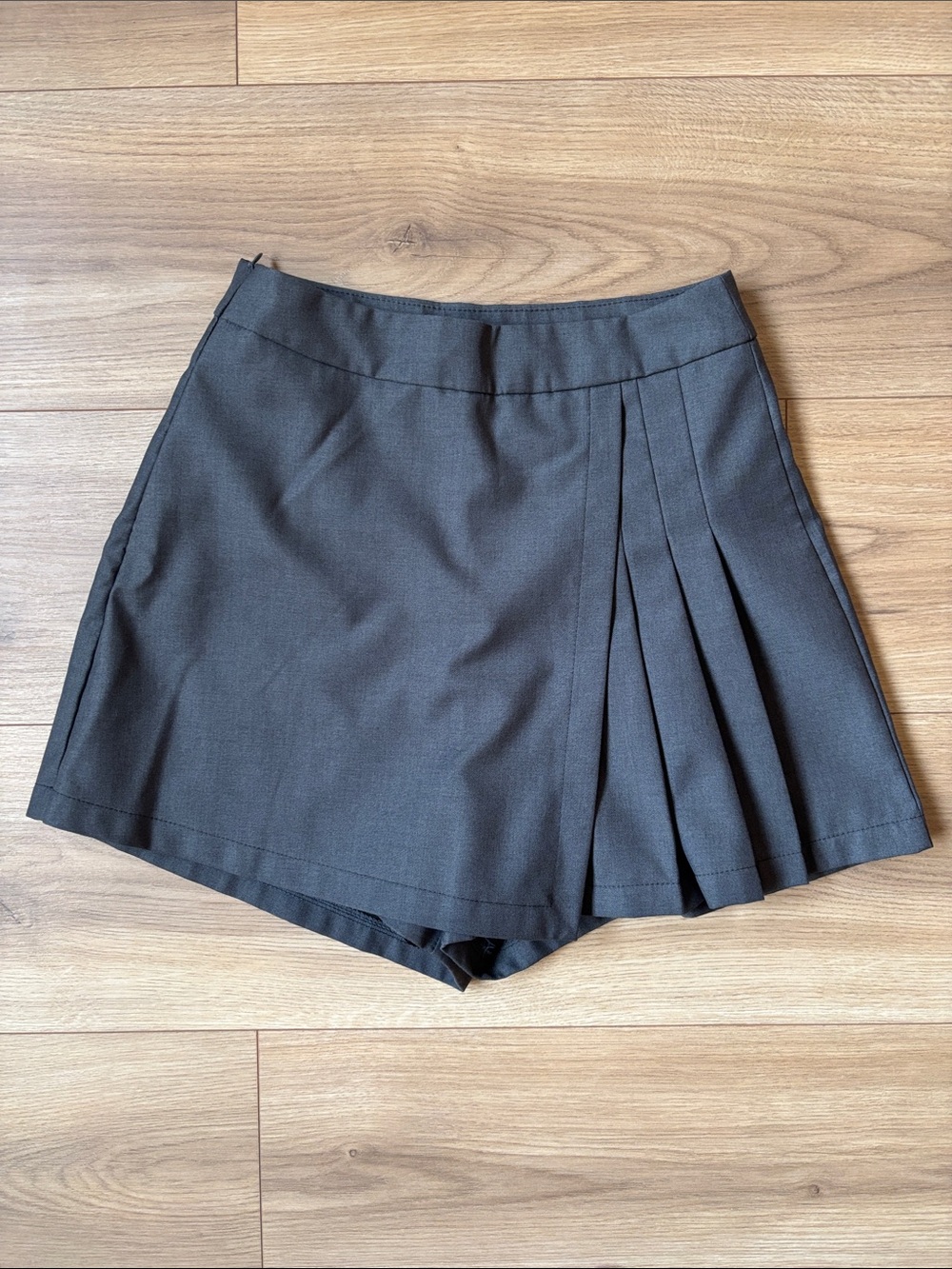 Pleated Front Skort Shorts - Black